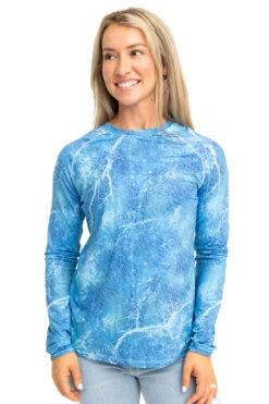 Realtree Fishing Long Sleeve Performance Women's Blue Raglan Shirt | Mako